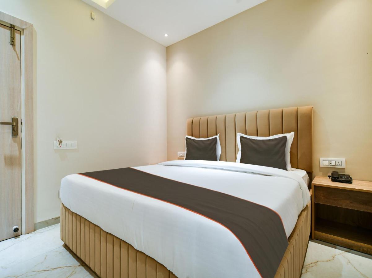 Collection O Hotel Mint Індаур Екстер'єр фото