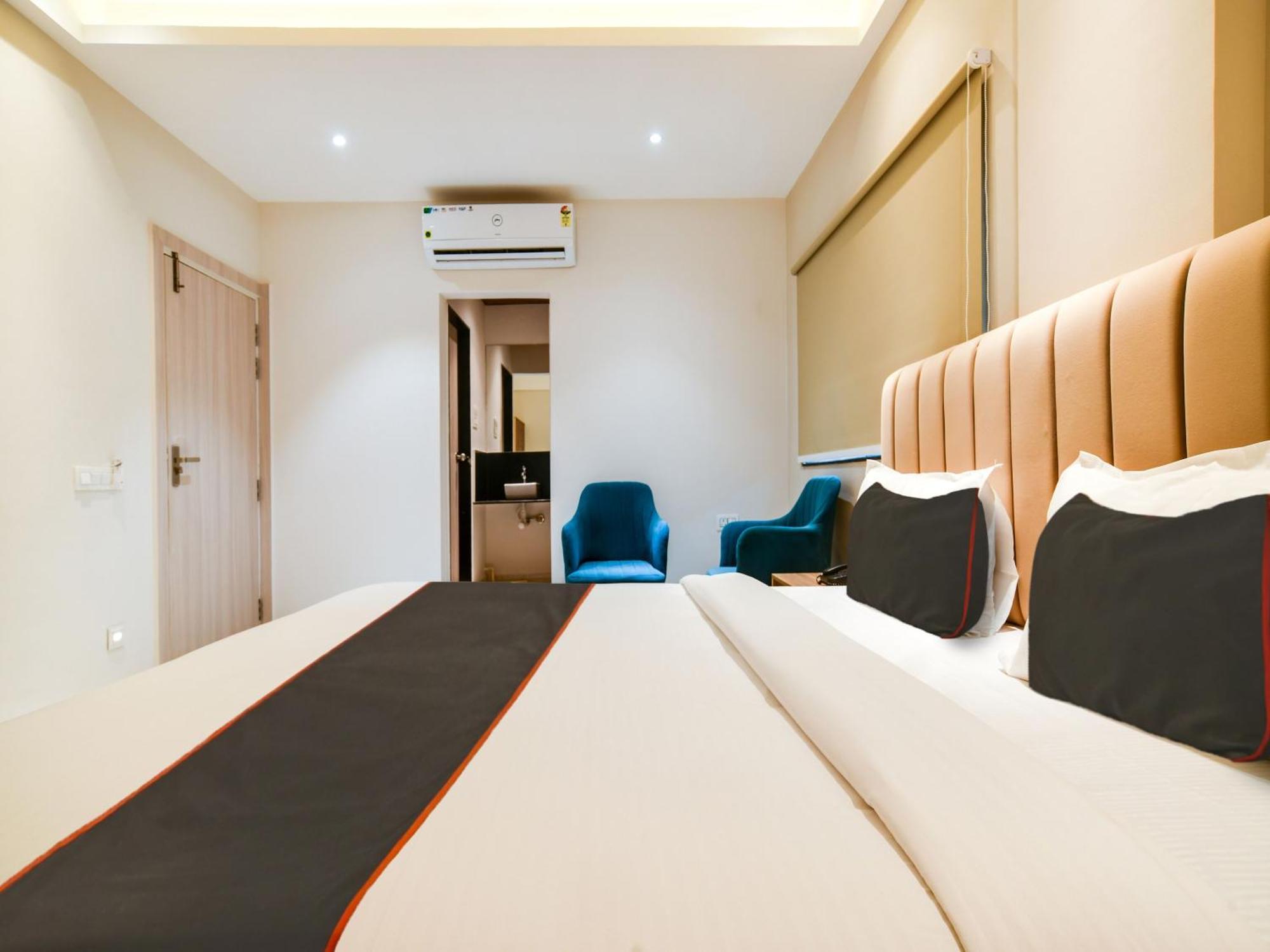 Collection O Hotel Mint Індаур Екстер'єр фото